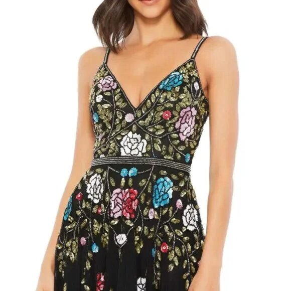 Mac Duggal Black Embellished Floral Sequin Beaded Gown - Picture 8 of 8